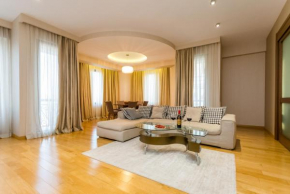 The Grand Apartment lll